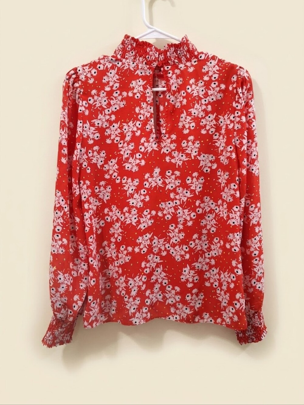 Socialite Red Floral Long Sleeve Blouse Smocked Neck Keyhole Sz S